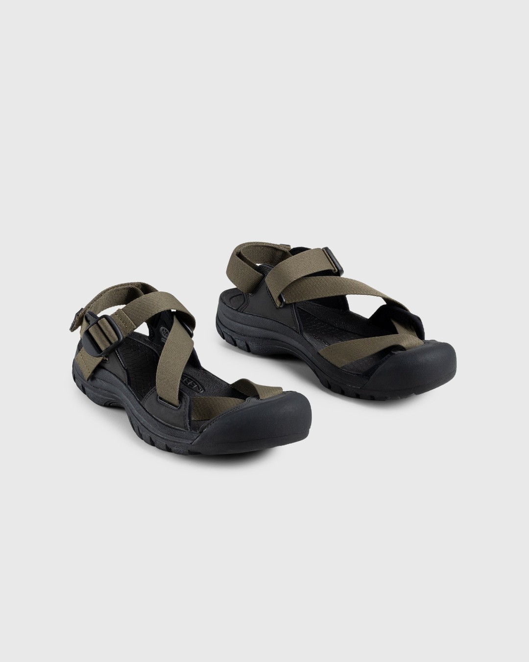 Keen – Zerraport II Military Olive/Black - Sandals & Slides - Green - Image 3