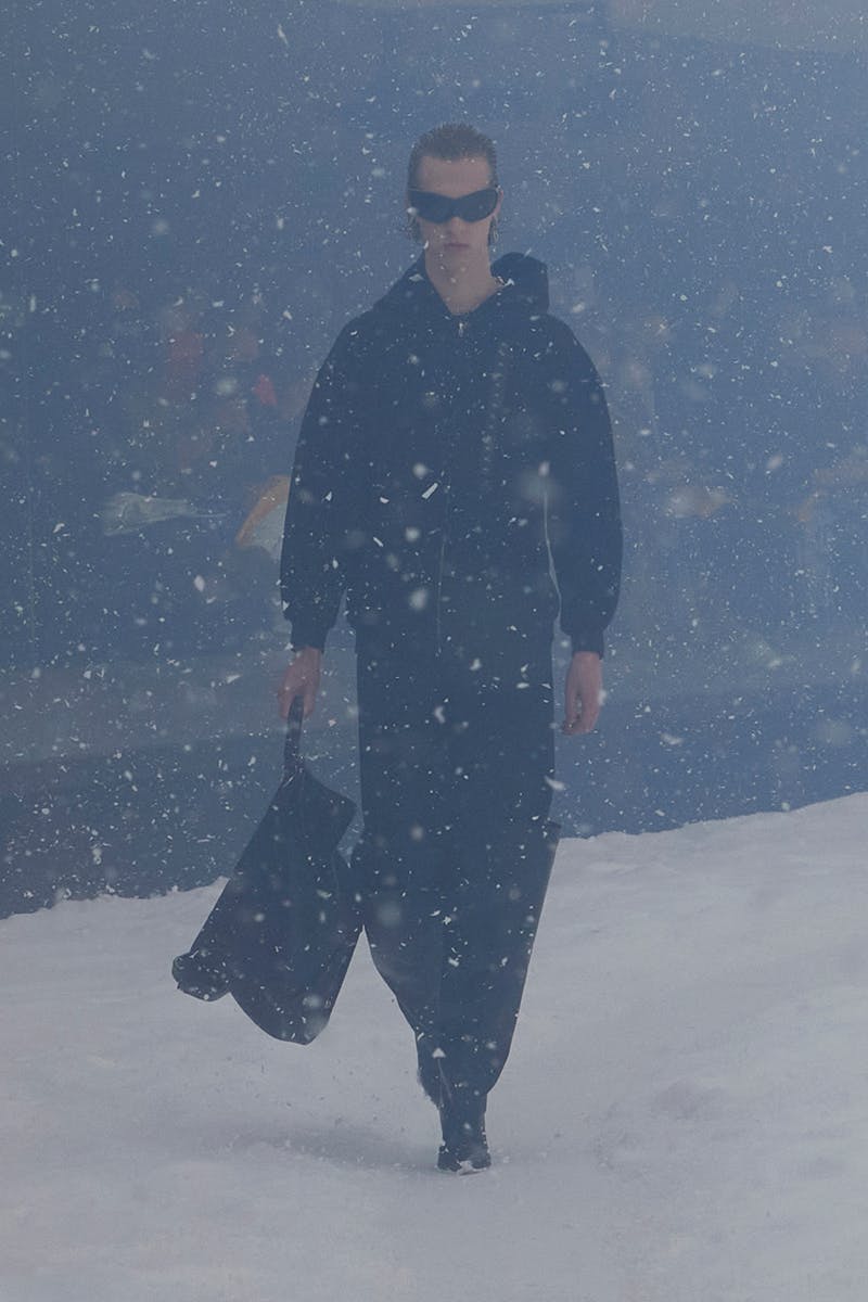 balenciaga-fw22-collection-runway-show-29