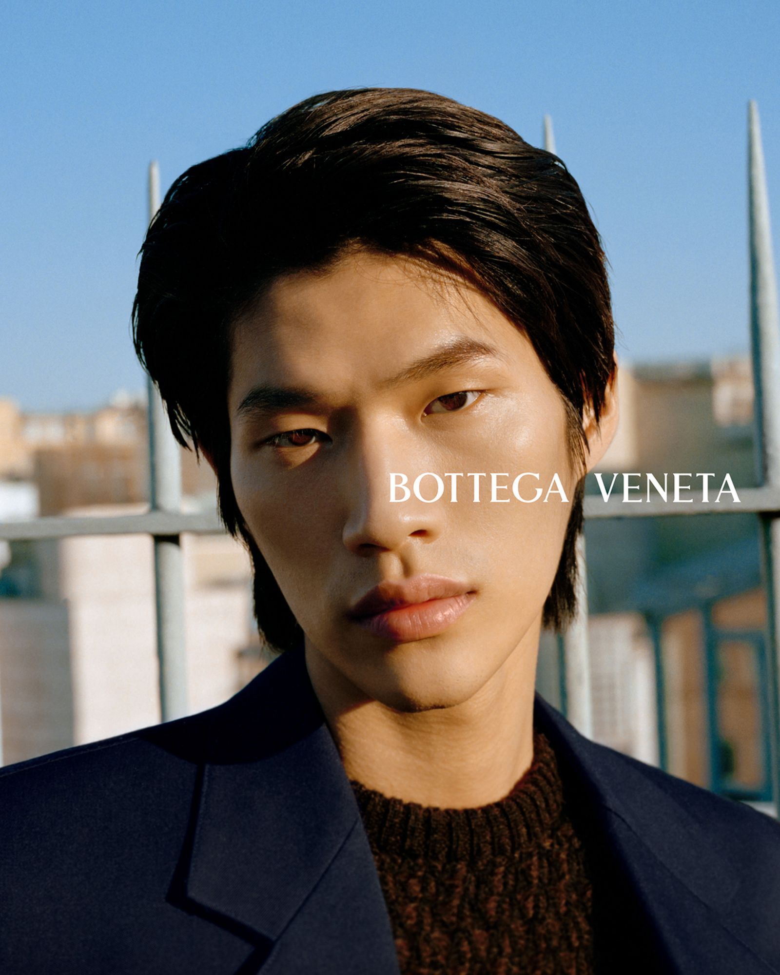 bottega-veneta-winter-2022-campaign zine (13)