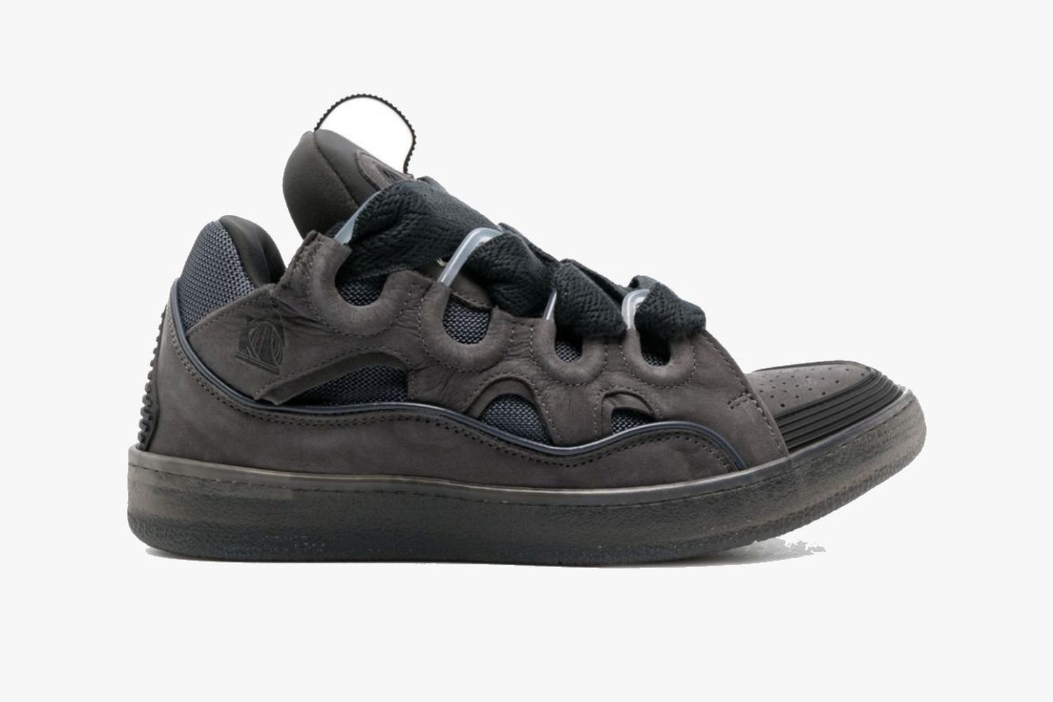 Curb Sneakers