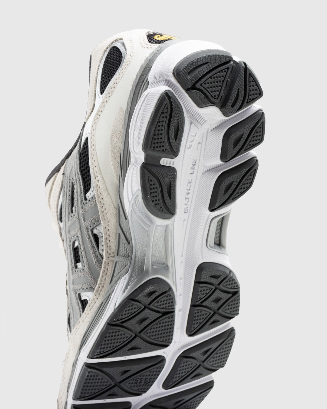 asics – GEL-NYC Black/Clay Grey - Low Top Sneakers - Grey - Image 6