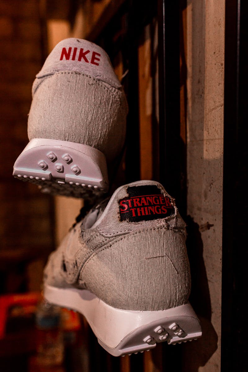 atómico puerta plátano Stranger Things x Nike Tailwind Collab: Take a Closer Look Here