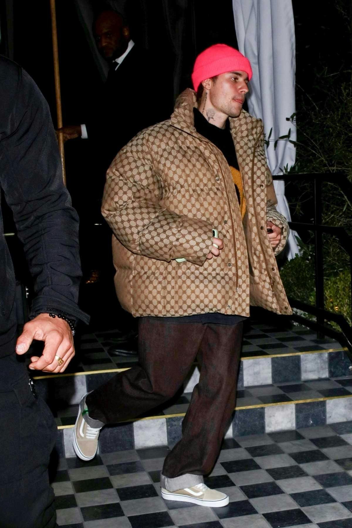 justin-bieber-gucci-outfit-2022 (1)
