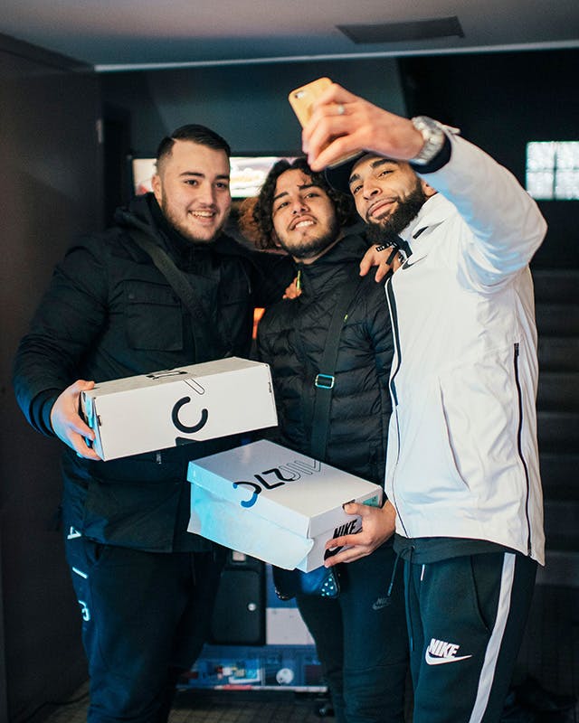 nike-air-max-270-paris-pop-up-03