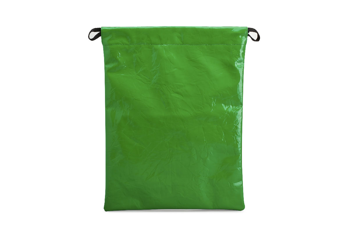 bottega-veneta-green-logo-leather-pouch-2