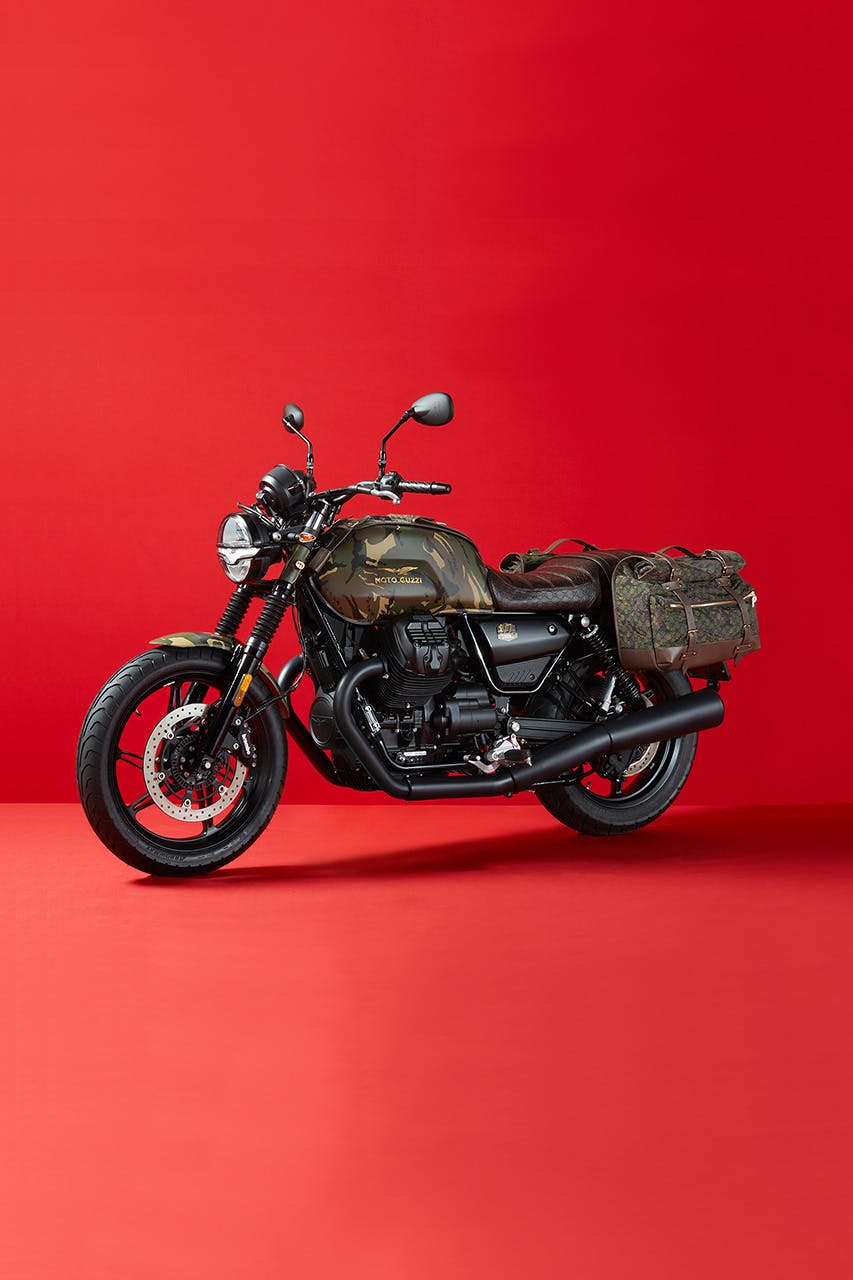 impuls draagbaar recorder A Closer Look at the Palace Gucci MOTO GUZZI Motorcycle