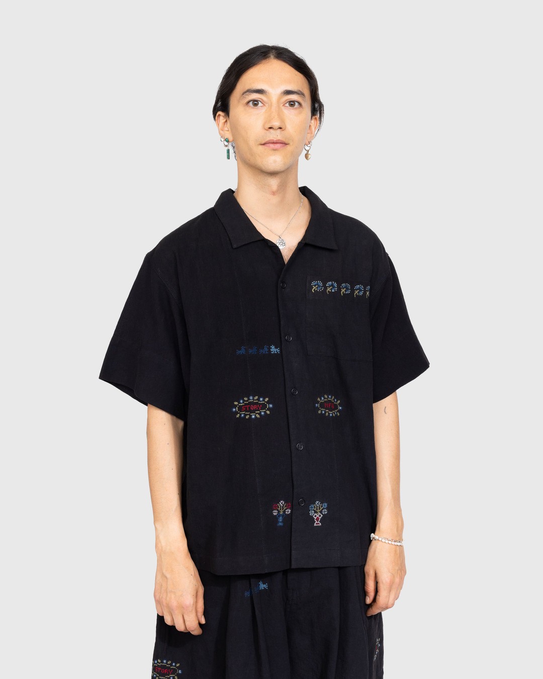 Story mfg. – Greetings Shirt Sampler Black - Shirts - Black - Image 2
