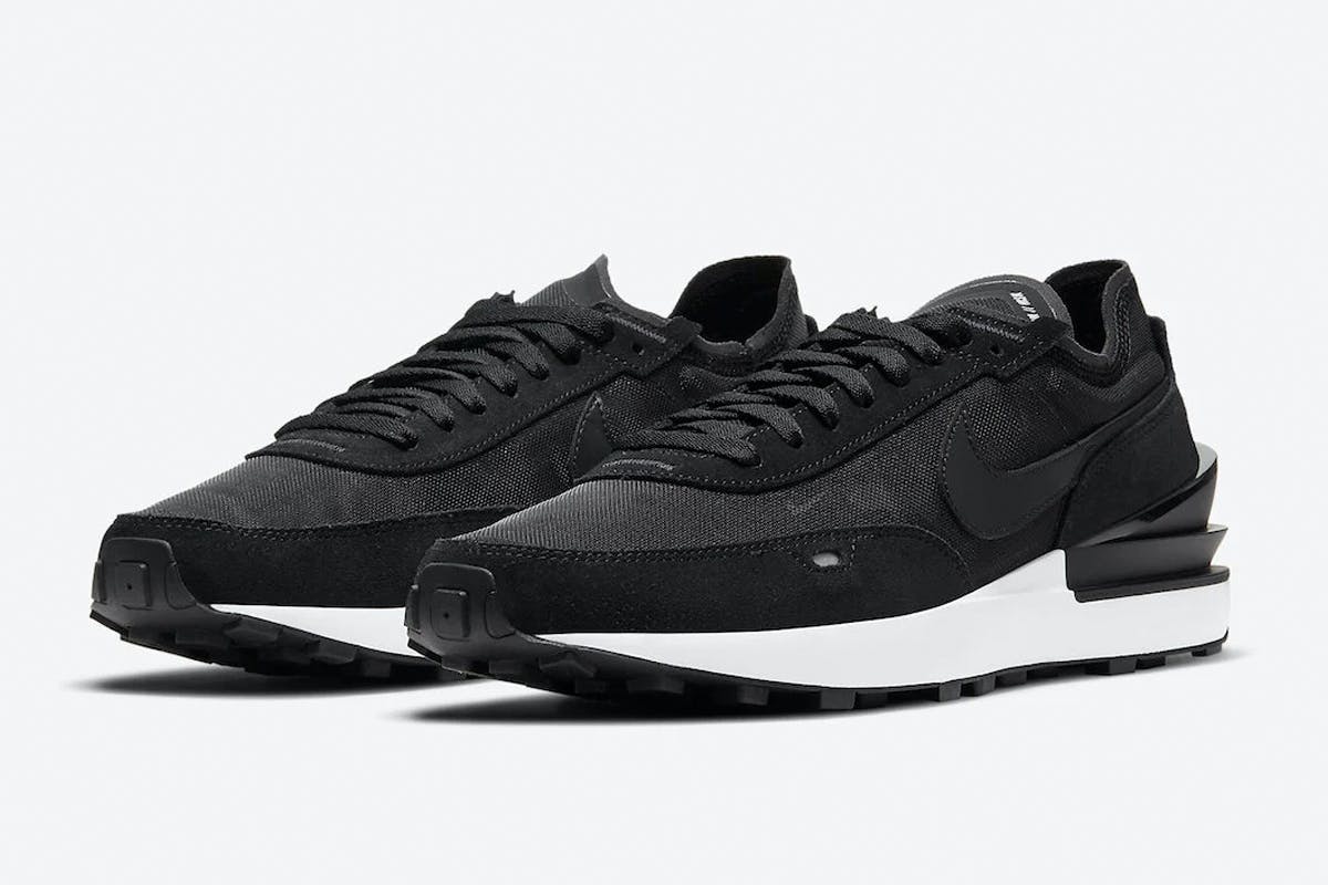 nike sacai waffle black and white