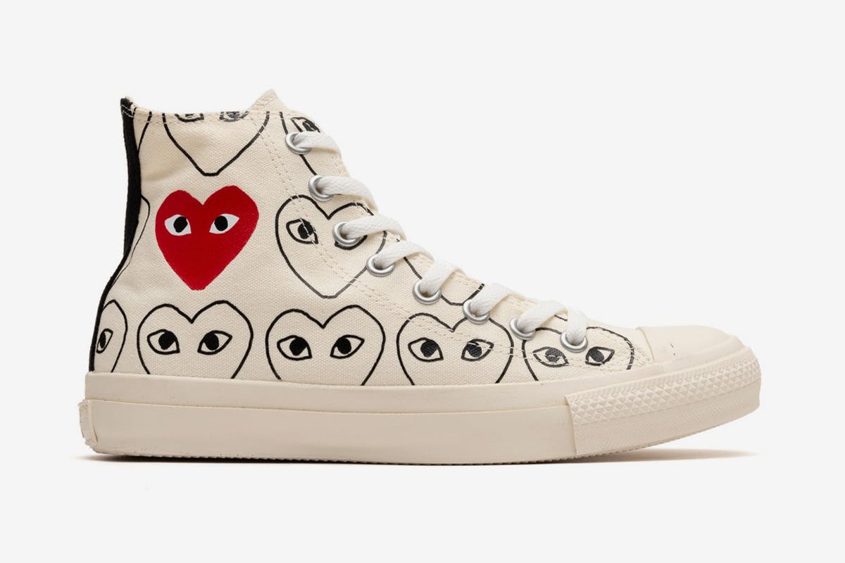 COMME des GARÇONS PLAY x Converse Chuck All-Over Heart Print