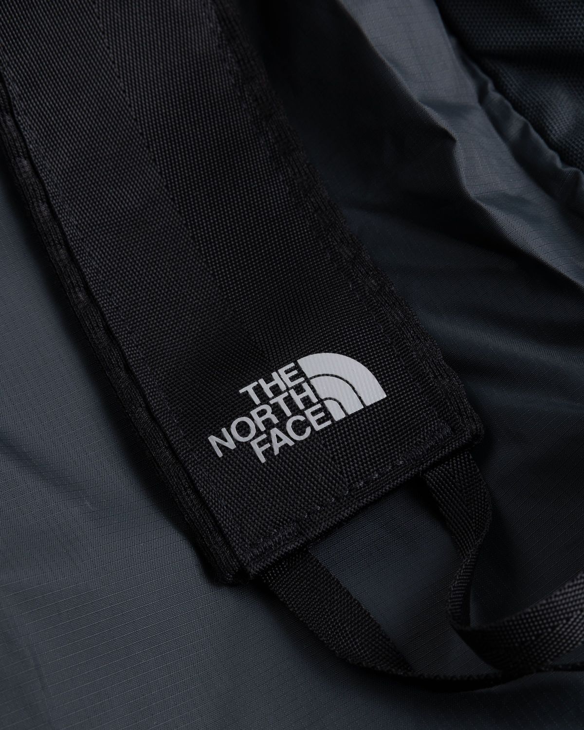 The North Face – Flyweight Daypack Asphalt Grey/TNF Black - Bags - Grey - Image 5
