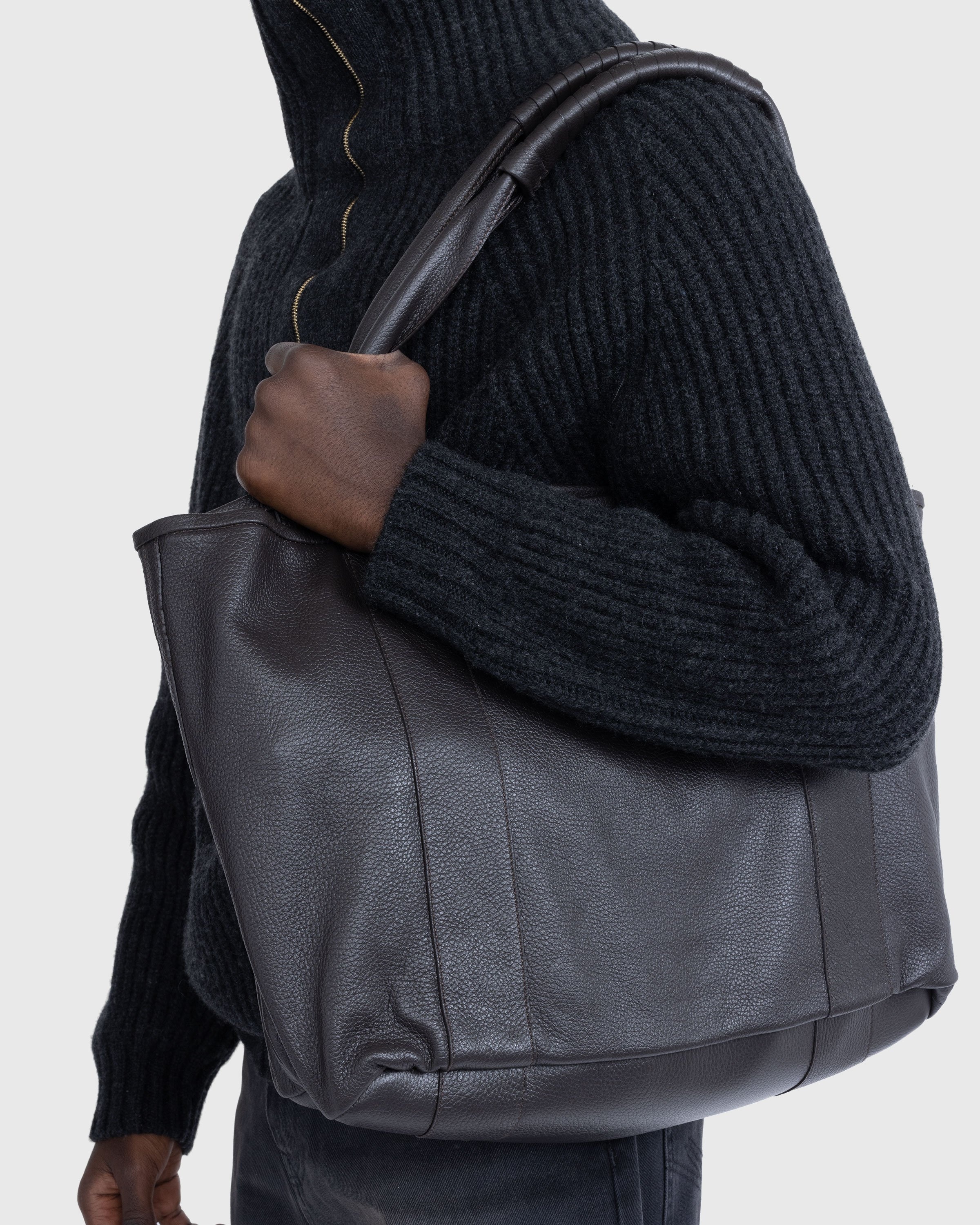 Meta Campania Collective – Shiro Unlined Tote Dark Chocolate Brown - Bags - Brown - Image 4