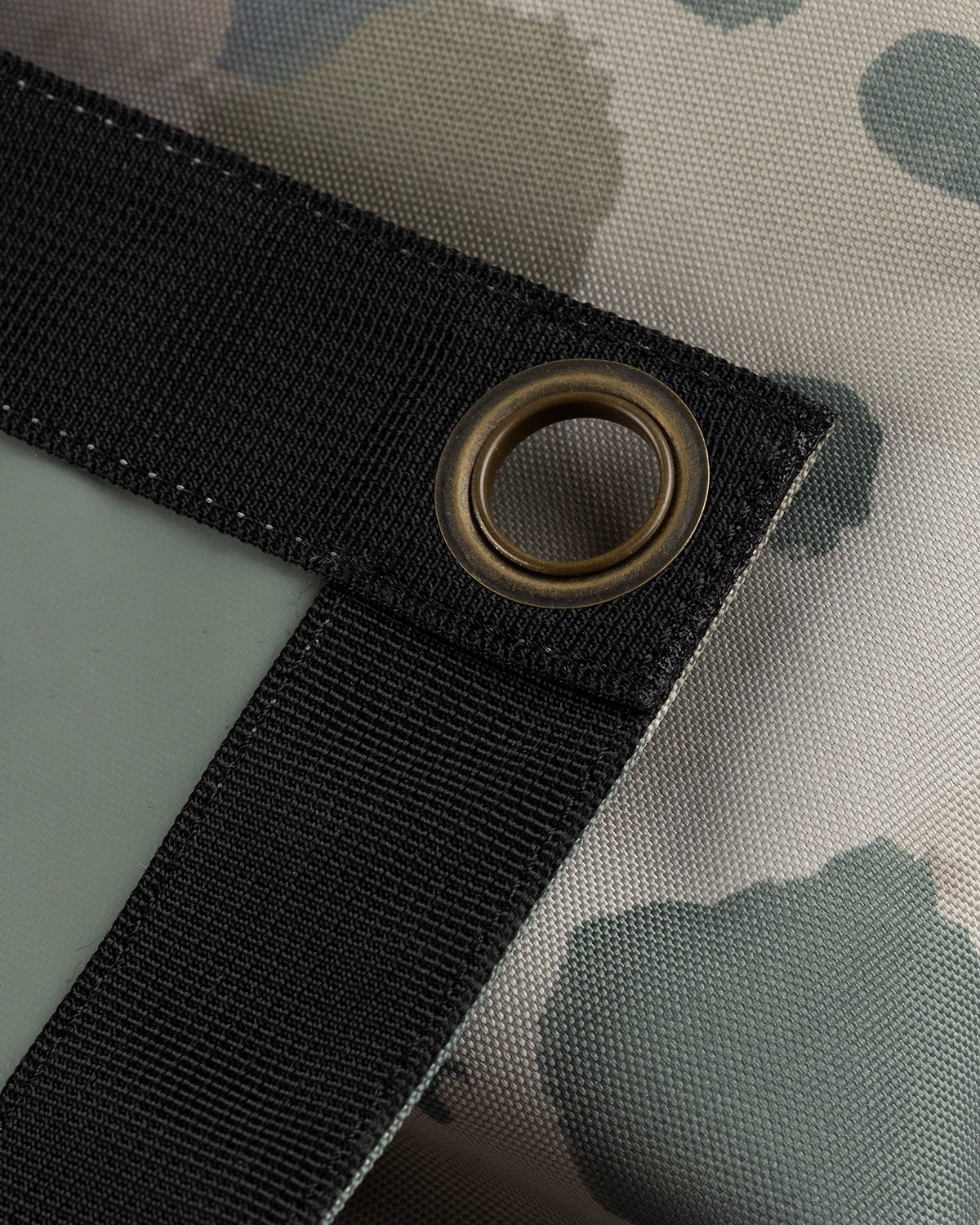 Carhartt WIP – Picnic Blanket Camo Tide Thyme - Lifestyle - Green - Image 4