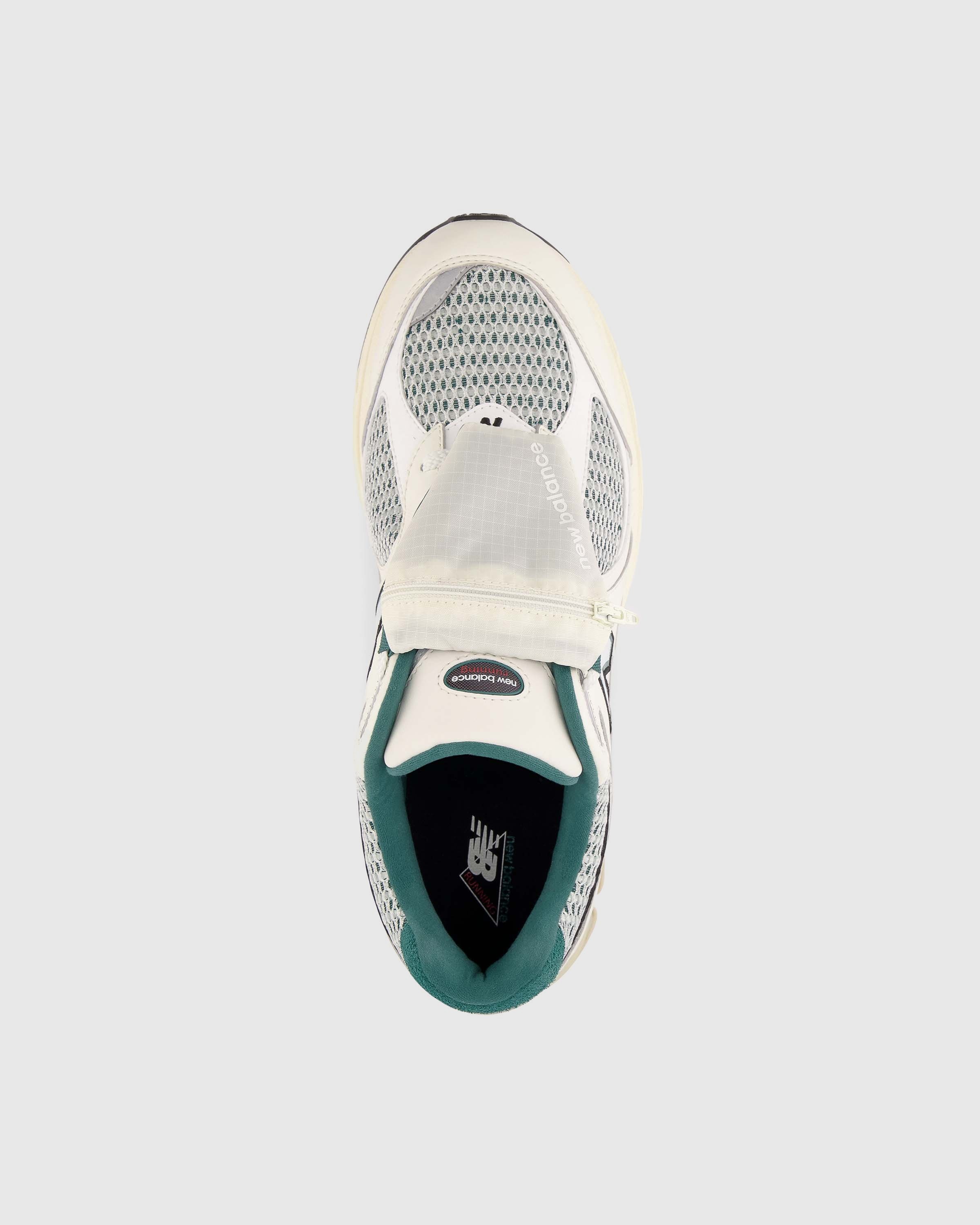 New Balance – M2002RVD Sea Salt - Low Top Sneakers - Grey - Image 5