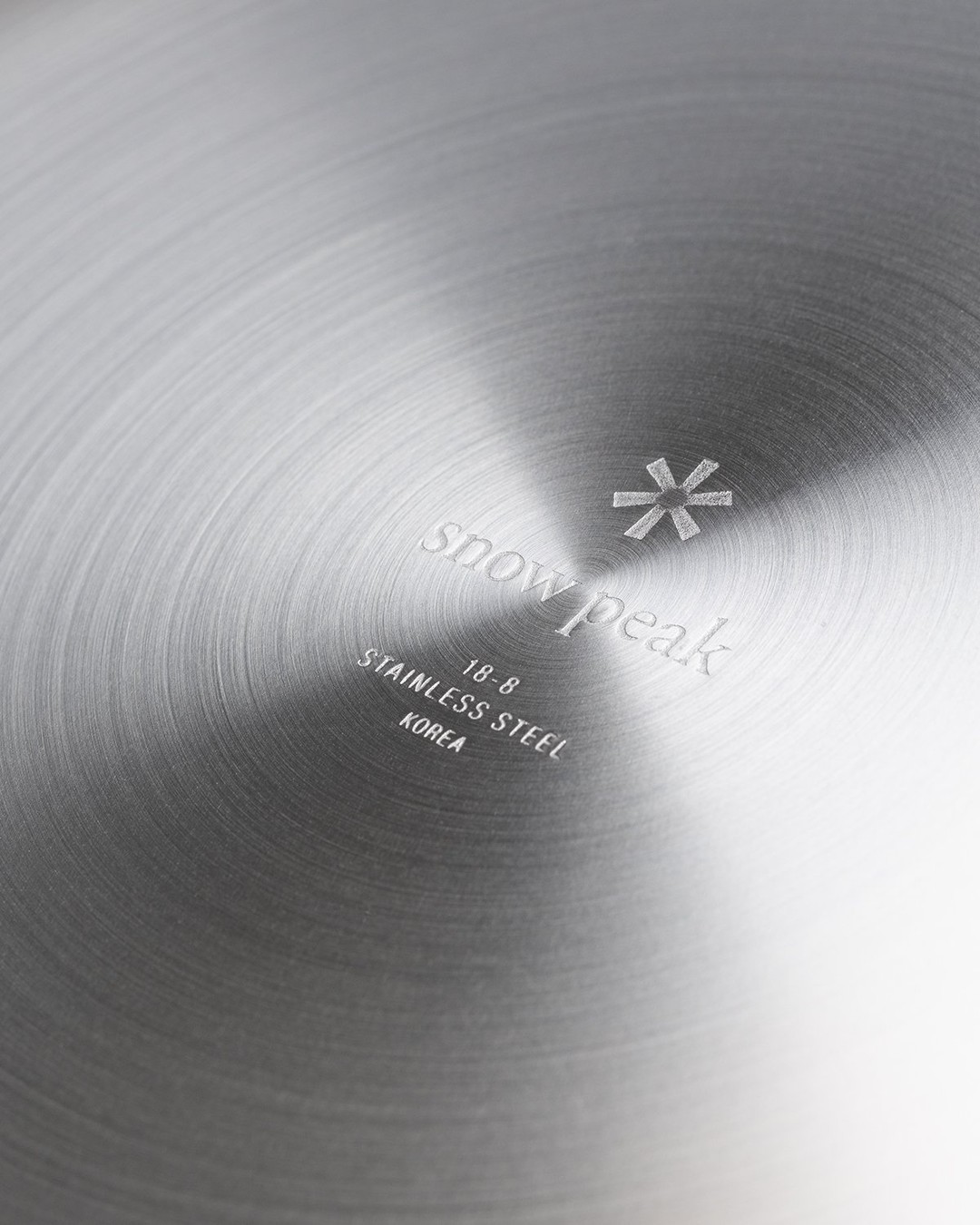 Snow Peak – Tableware Set Large Silver - Lifestyle - Black - Image 4
