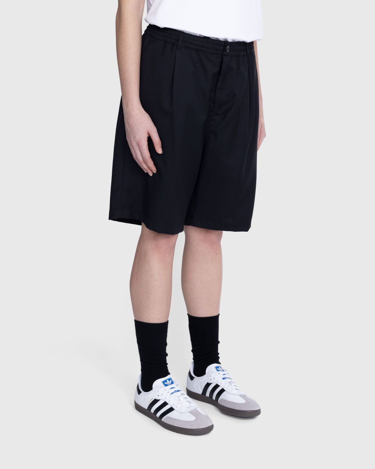 Lownn Black Pleated Shorts