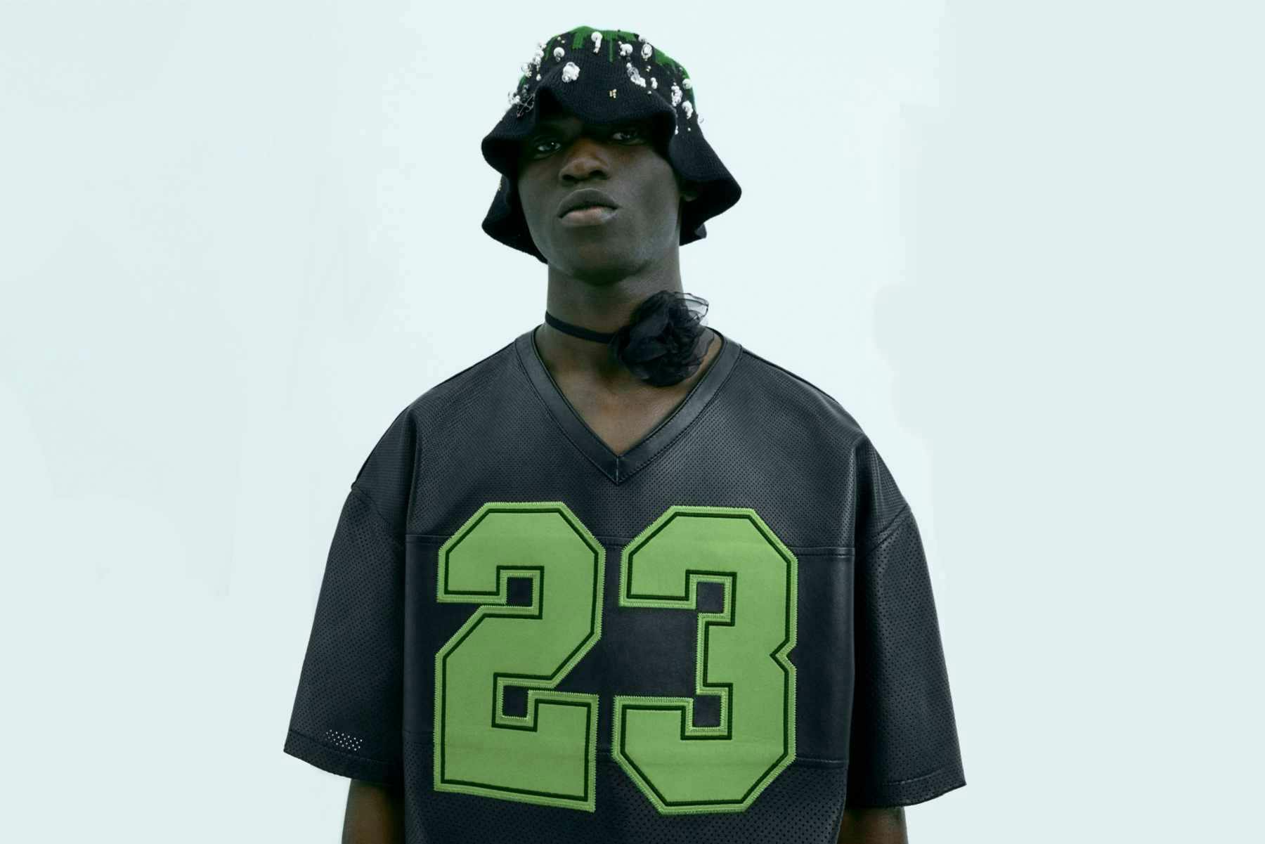 Off-White™ Pre-Spring 2024 Is a Michael Jordan Reference - Vimarsana News
