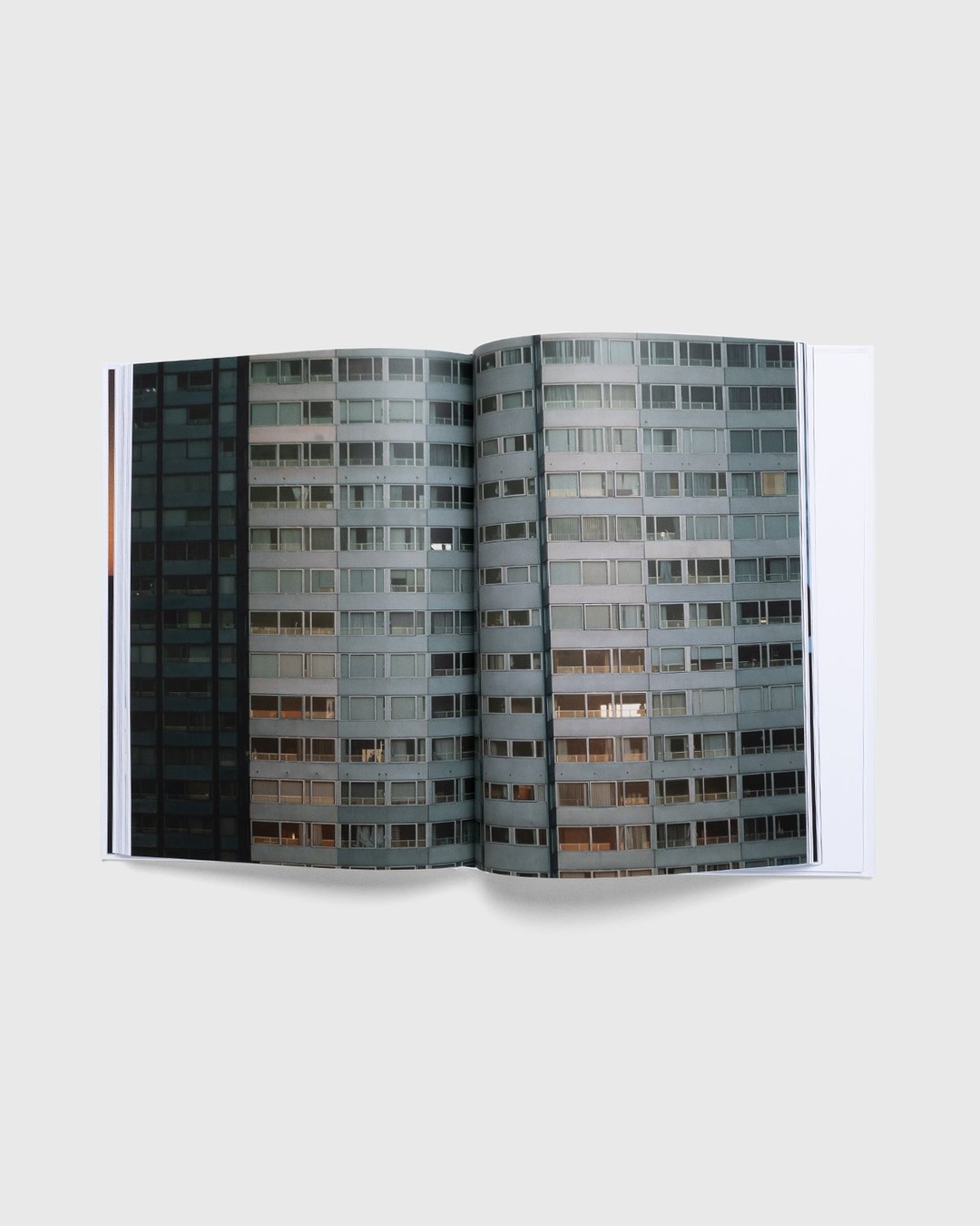 24H BOOKS – 24H Paris White - Books - White - Image 4