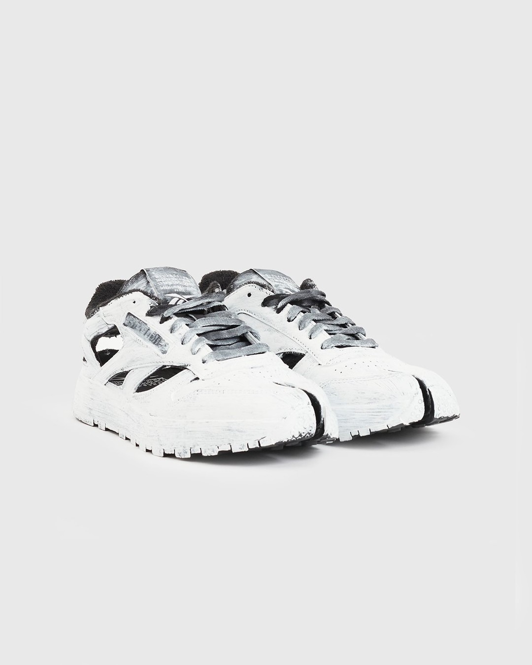 Maison Margiela x Reebok – Classic Leather Tabi Low Bianchetto - Sneakers - White - Image 2