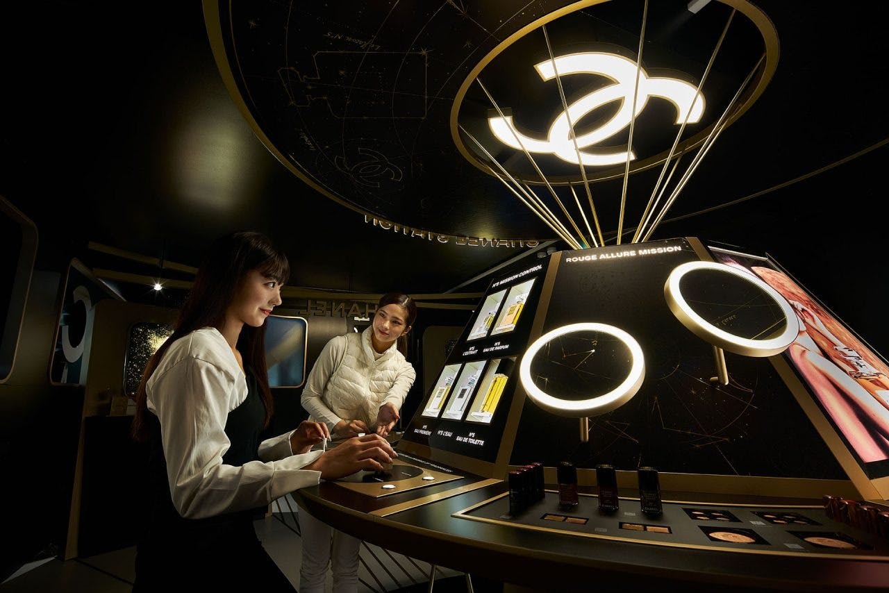 chanel-perfume-moon-base (3)