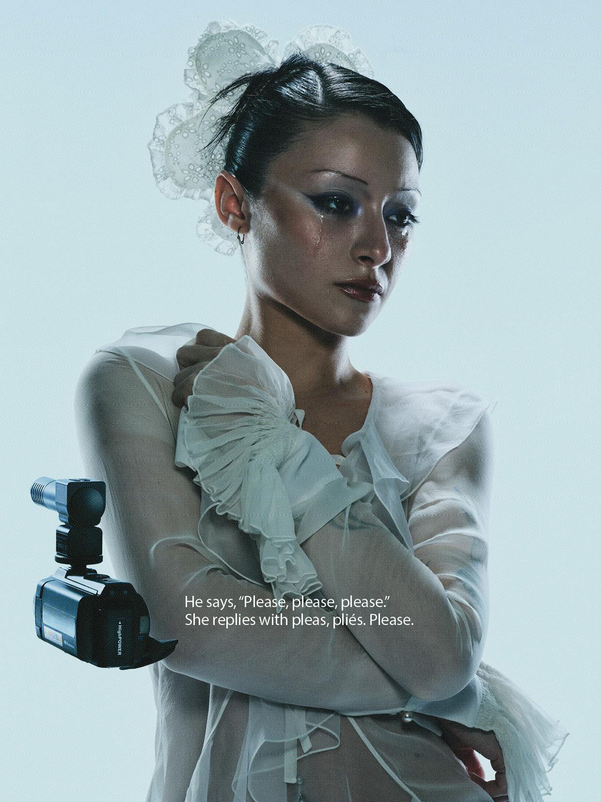 Top GIVENCHY
Tights STYLIST’S OWN
Scrunchie SANDY LIANG
