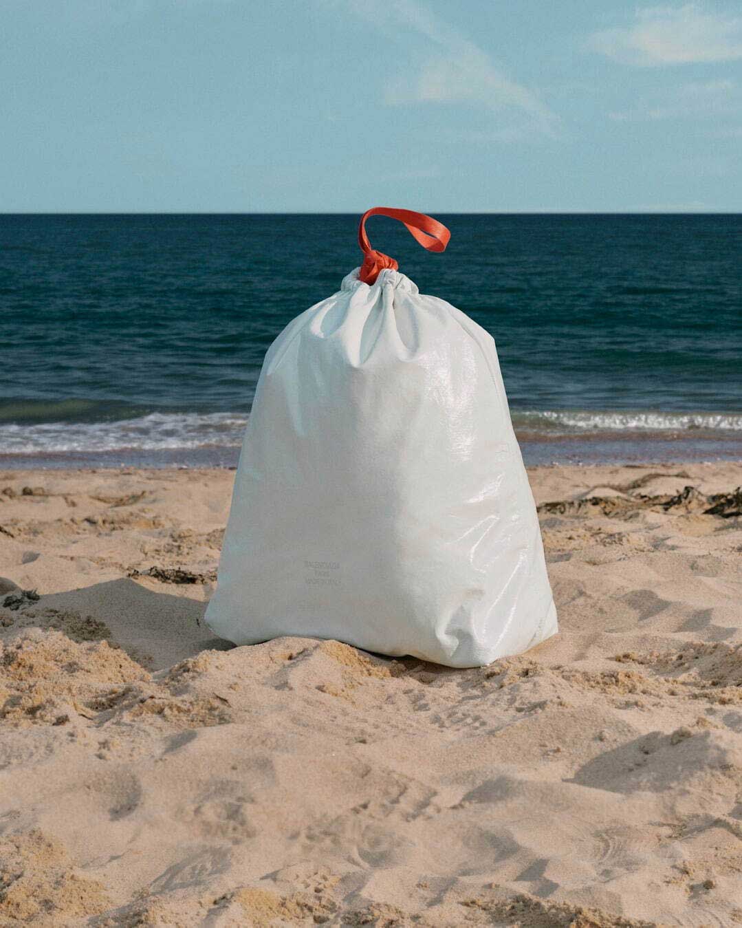 balenciaga-trash-bag-2022-price-material (1)