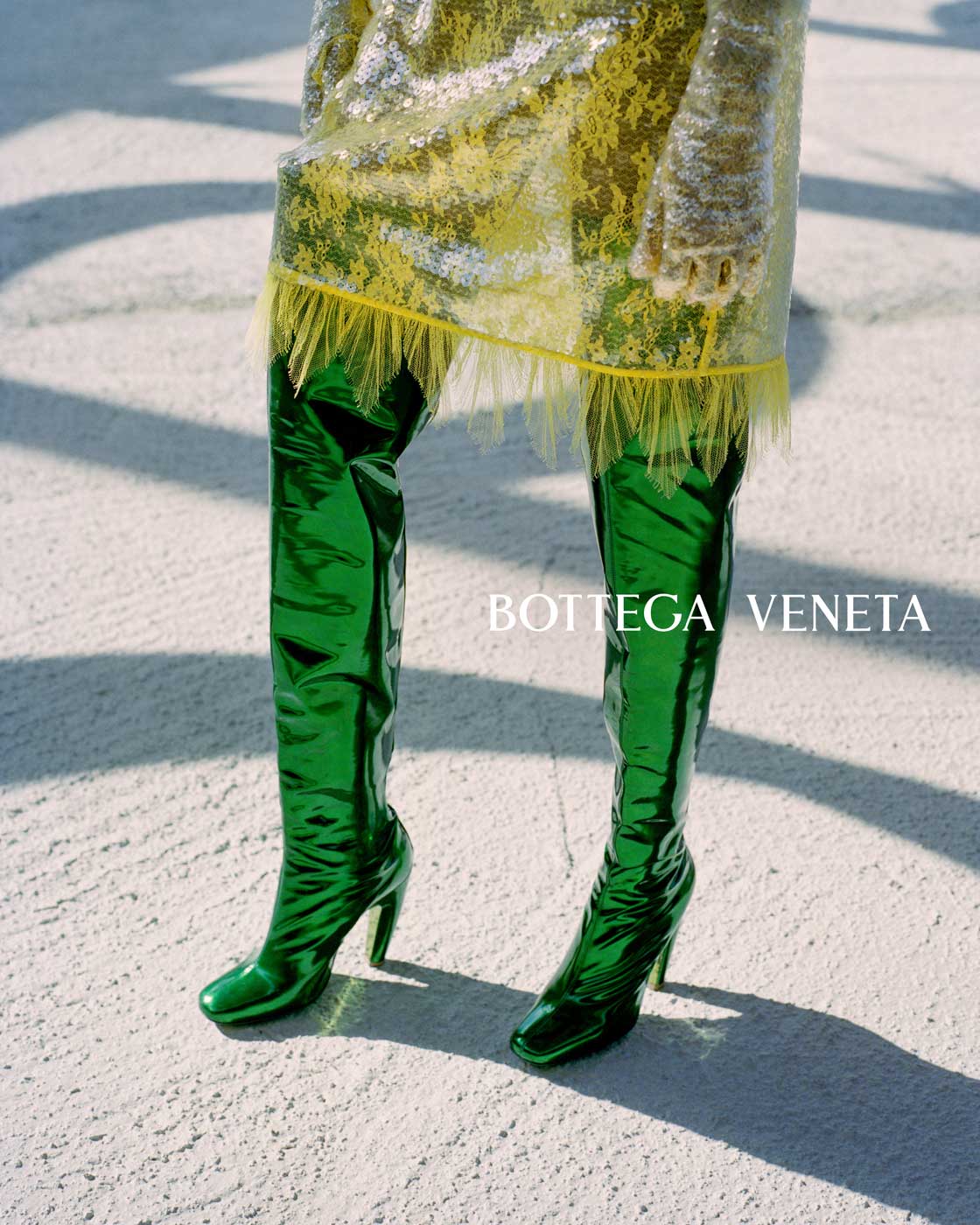 bottega-veneta-winter-2022-campaign-zine-(11)