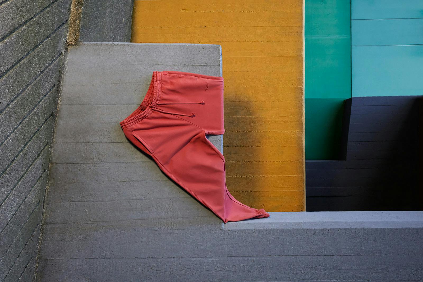 levis-red-tab-sweats-07