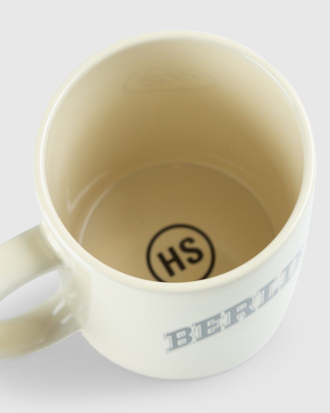 Highsnobiety – Berlin Mug - Mugs - White - Image 3