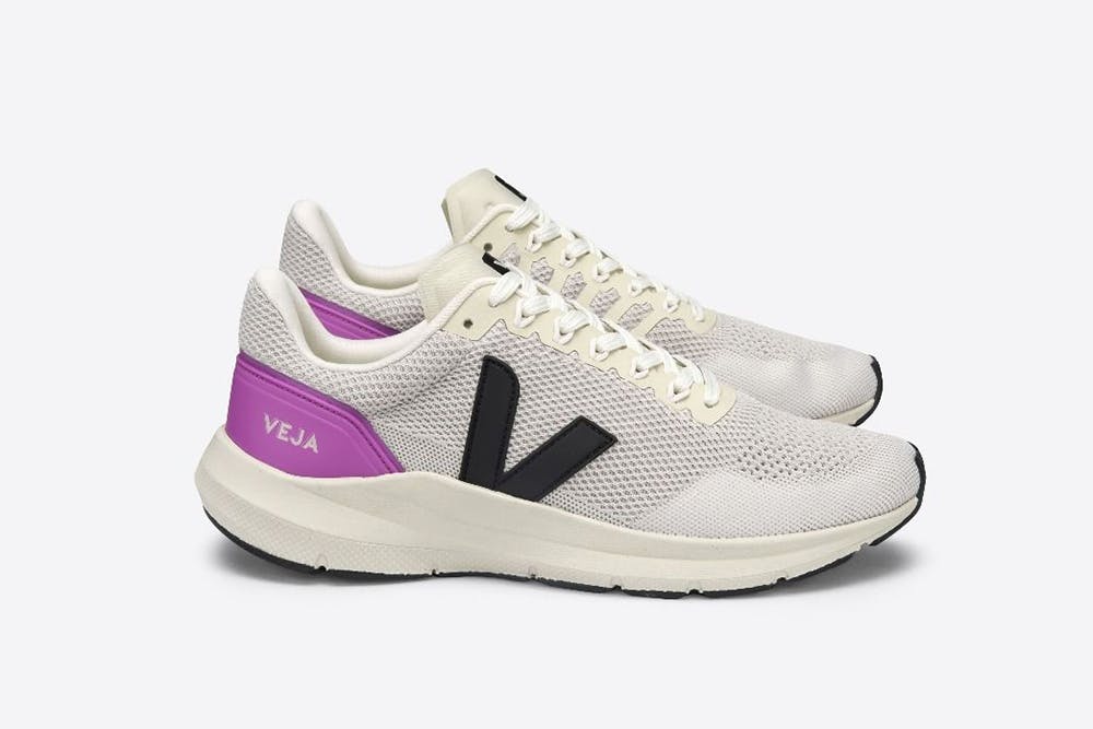 daily-sneaker-roundup-4-29-2021-1-07