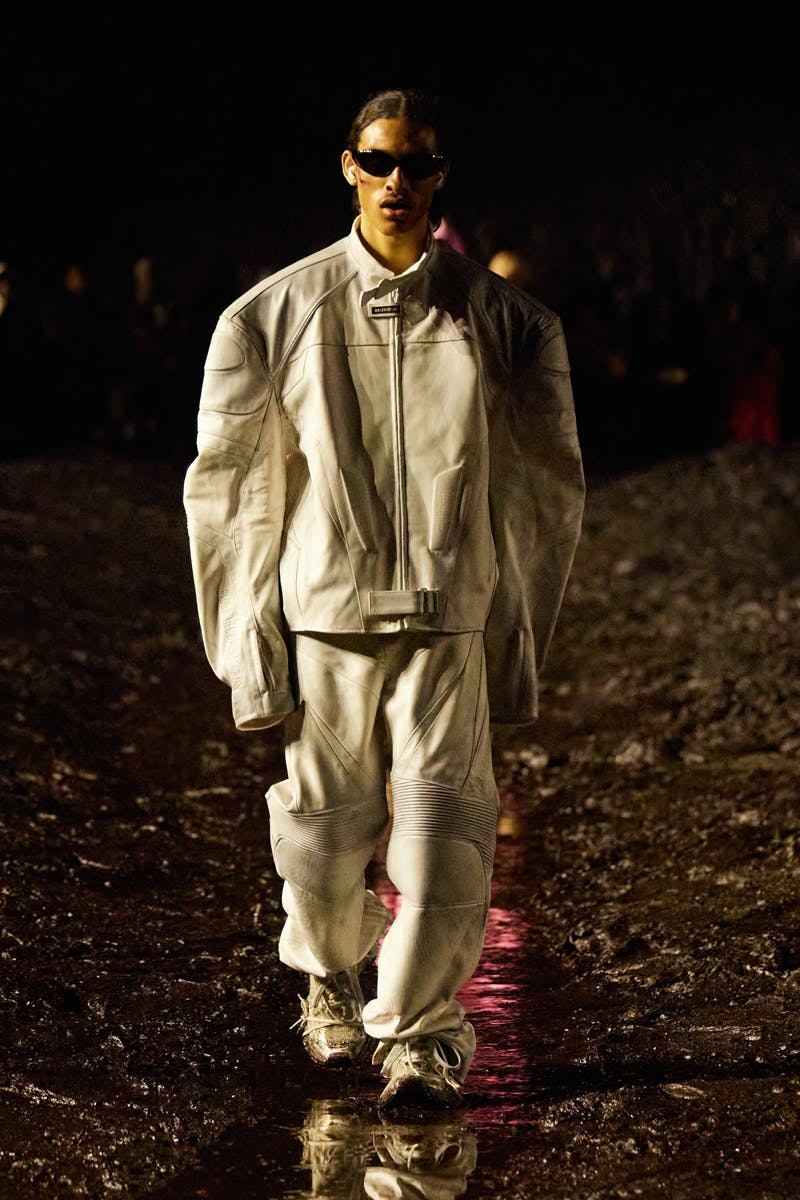 balenciaga-ss23-runway-show-collection-10