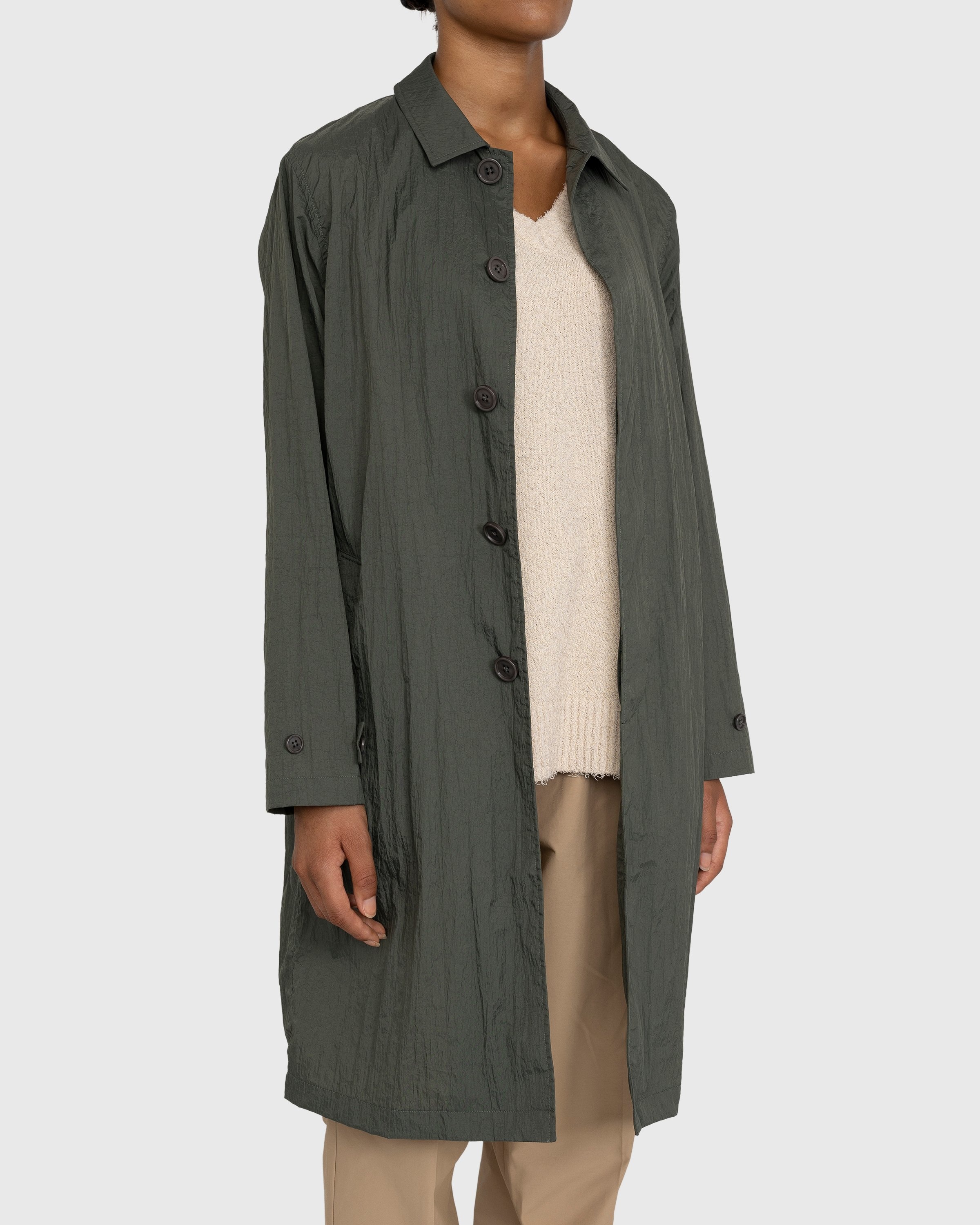 Highsnobiety – Crinkle Nylon Mac Khaki - Trench Coats - Green - Image 5