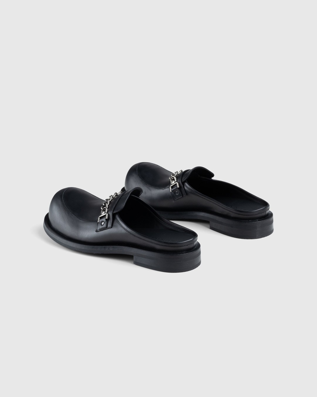 WOMENS BULB TOE MULE IN BLACK