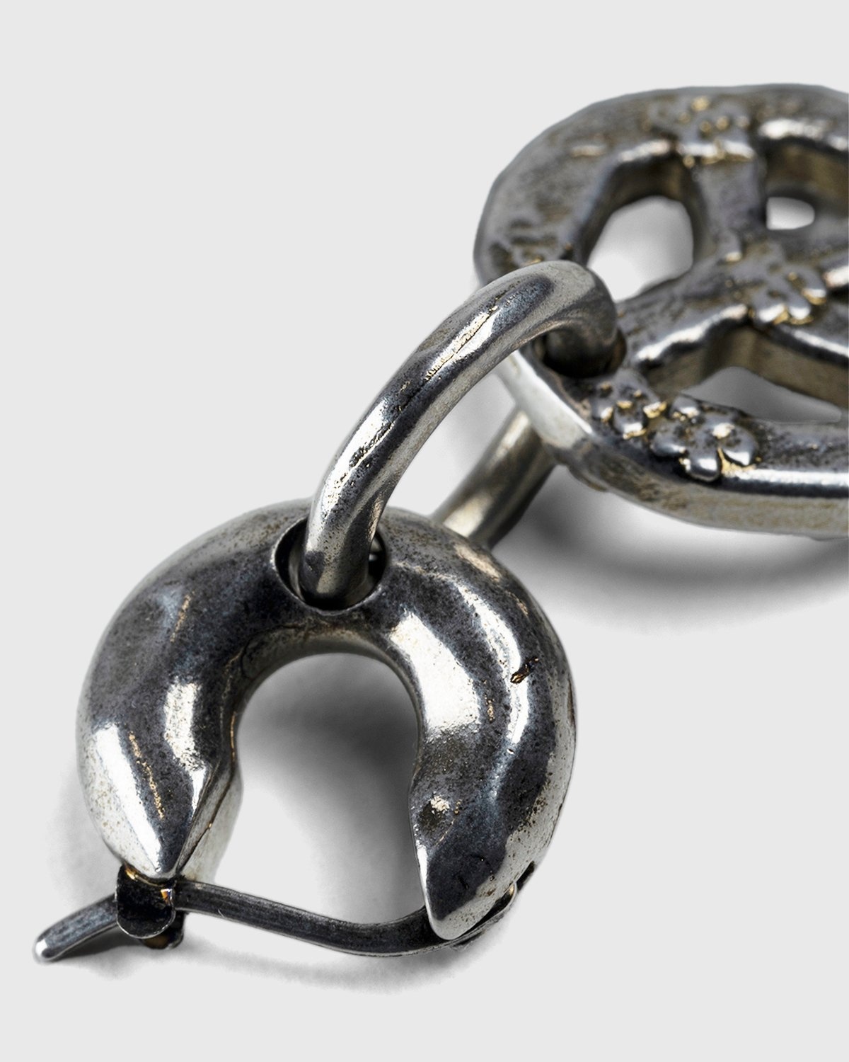Acne Studios – Peace Sign Earring Antique Silver - Jewelry - Silver - Image 3