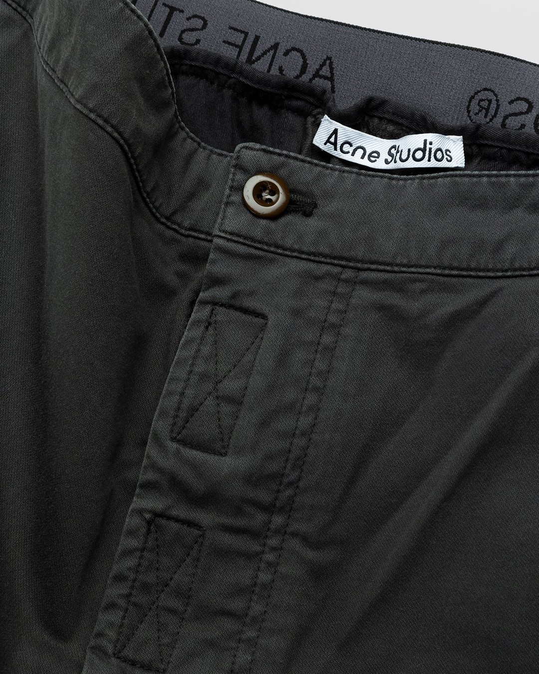 Acne Studios – Chevron Cargo Pants Anthracite Grey - Pants - Grey - Image 6