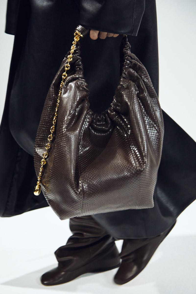 loewe-fall-winter-2023-womens-8