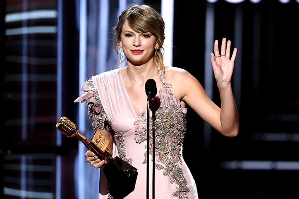 Taylor Swift Endorses Democrats Ahead of US Midterm Elections