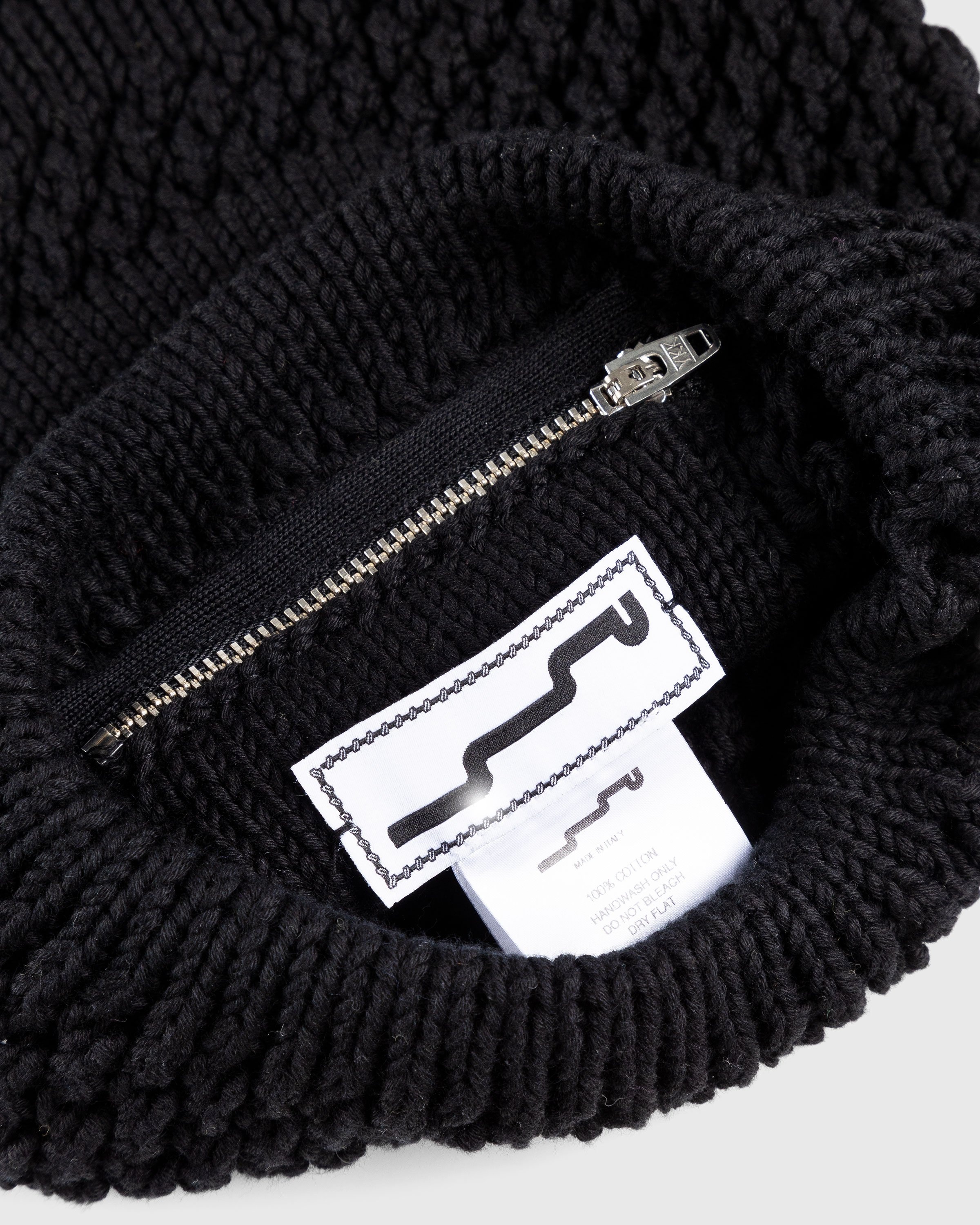 SSU – Mesh Stitch Knitted Bag Black
