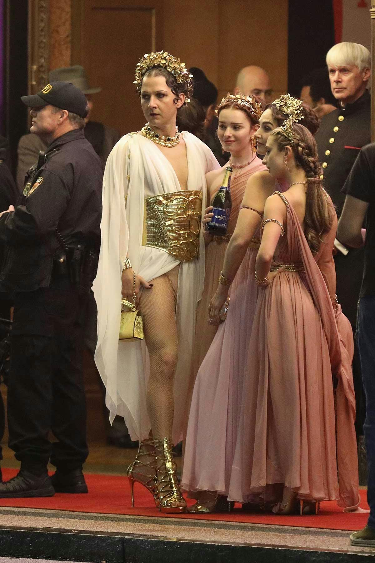 shia-labeouf-heels-dress (1)