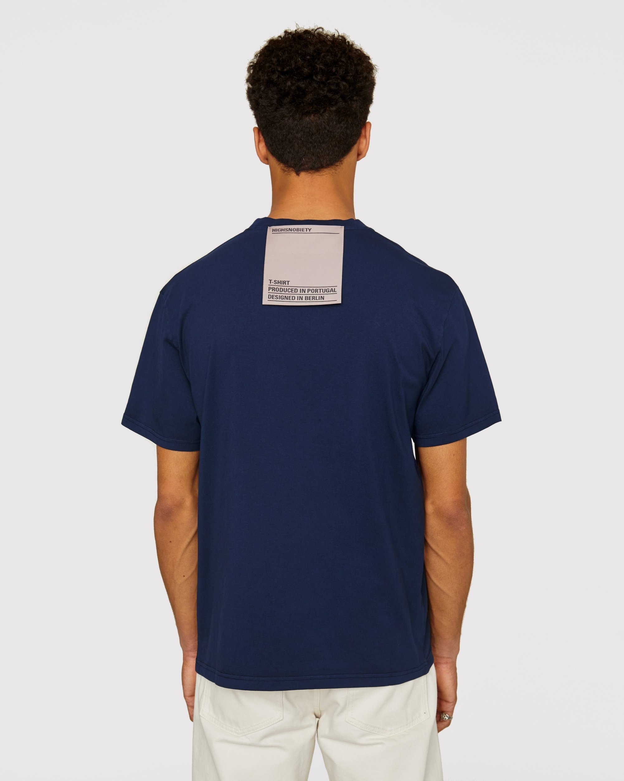 Highsnobiety – Staples T-Shirt Navy - T-shirts - Blue - Image 3