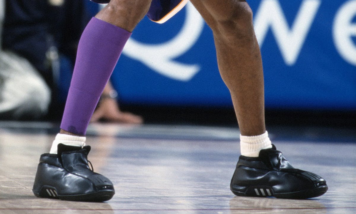 banda vestido Fresco adidas Kobe 2: A Look Back at Kobe Bryant's Most Bizarre Sneaker