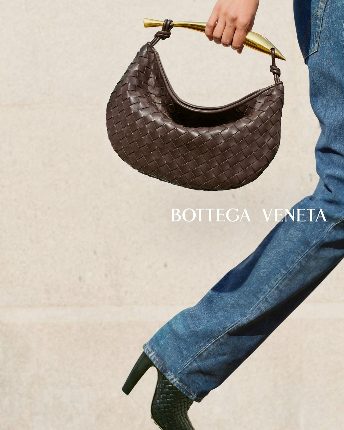 bottega-veneta-winter-2022-campaign zine (40)