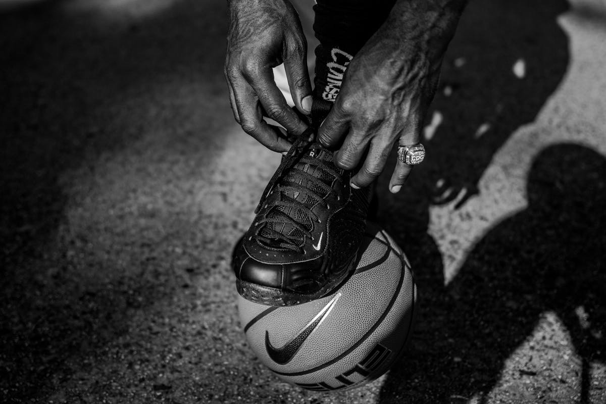 comme-des-garcons-nike-foamposite-release-date- (9)