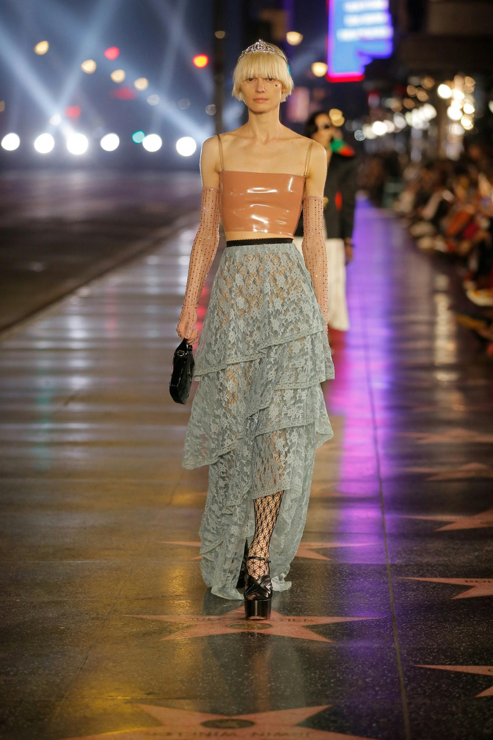 Look_021