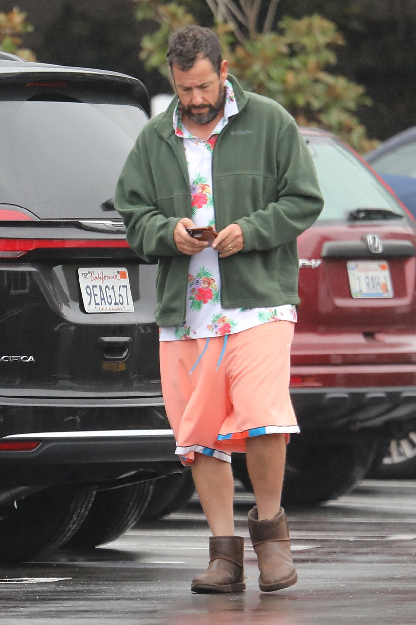 adam-sandler-uggs-shorts-outfit-002