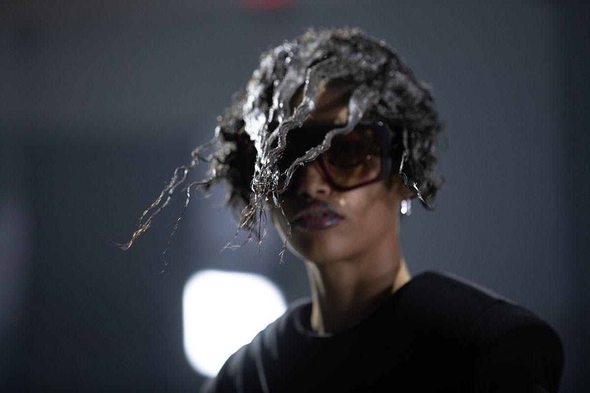 luar-evanie-frausto-engineered-gravity-defying-hair-5