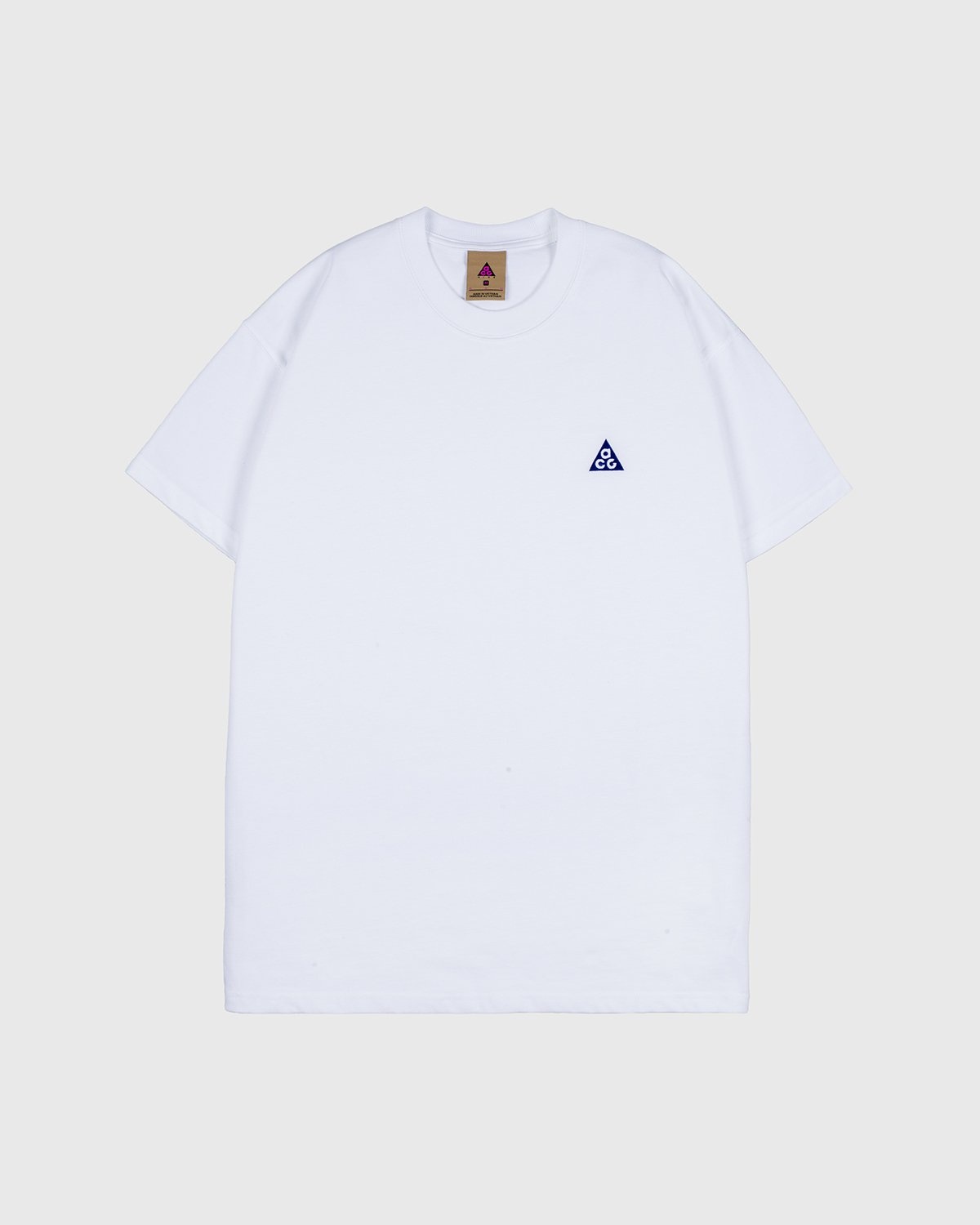 Nike ACG – M NRG ACG SS Embr Tee White - T-shirts - White - Image 1