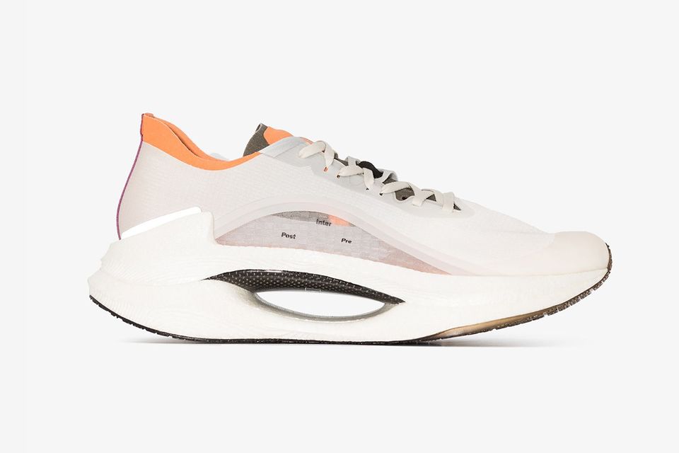 lightest sneakers for walking