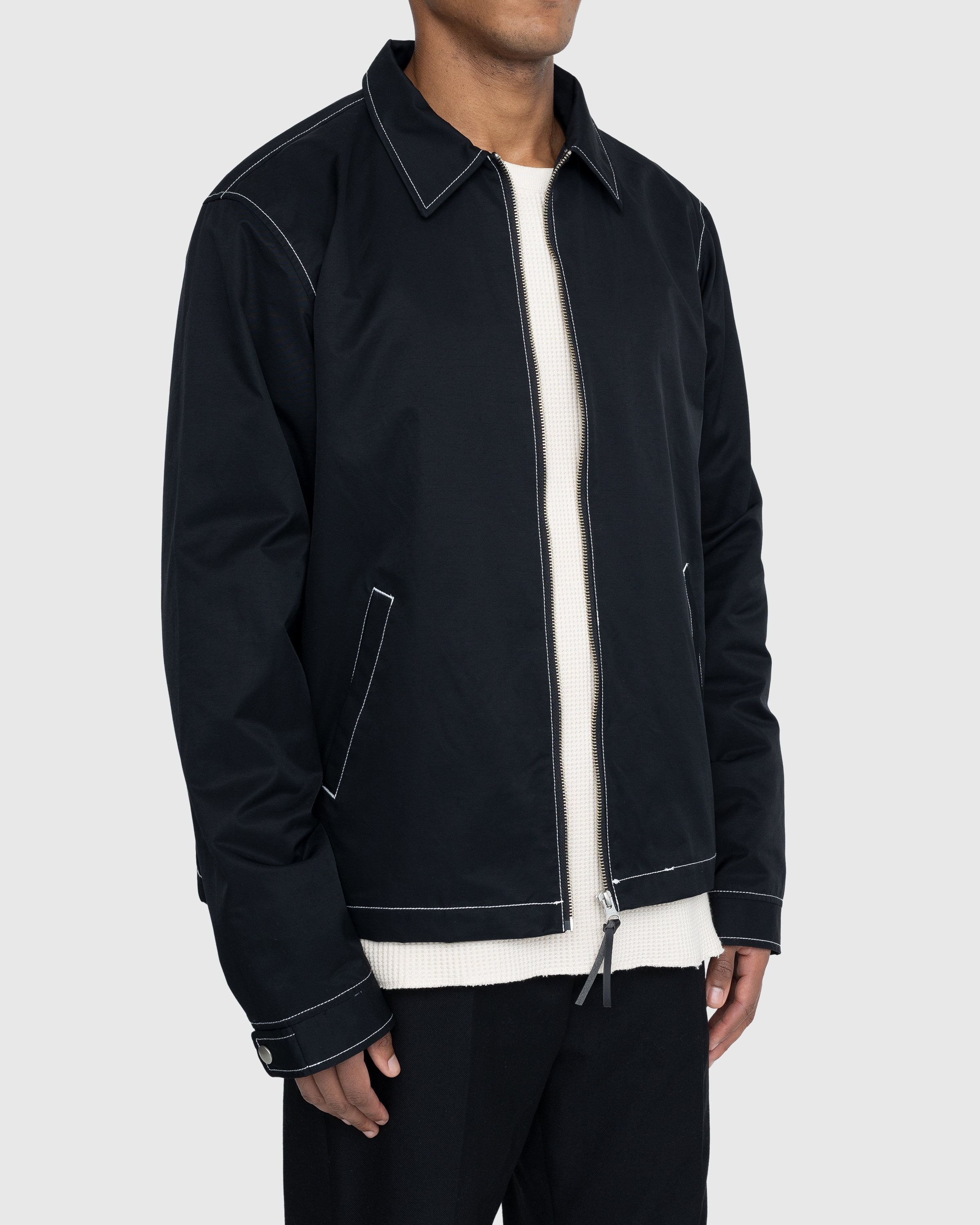 issuethings 別注 black nylon jacket-