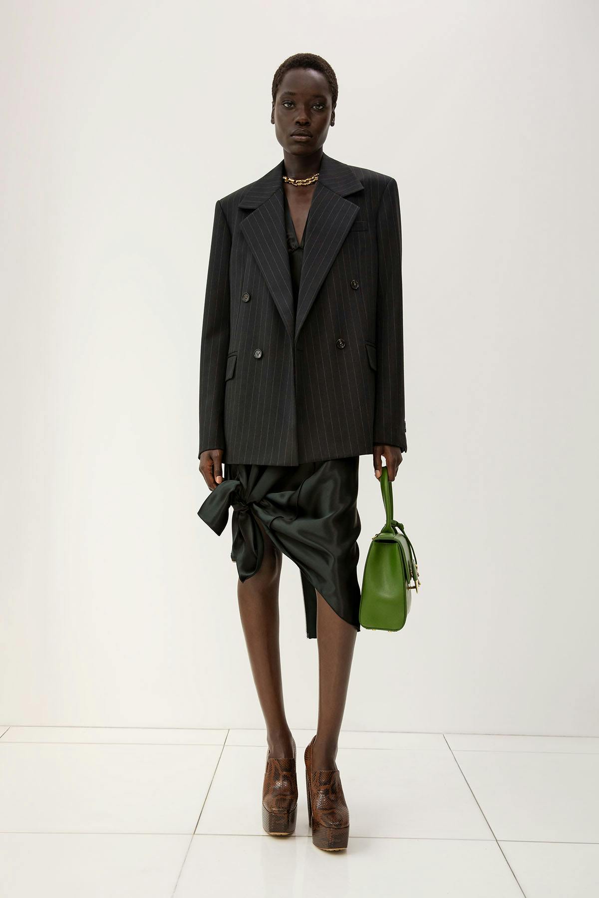 bottega-veneta-resort-2023-18