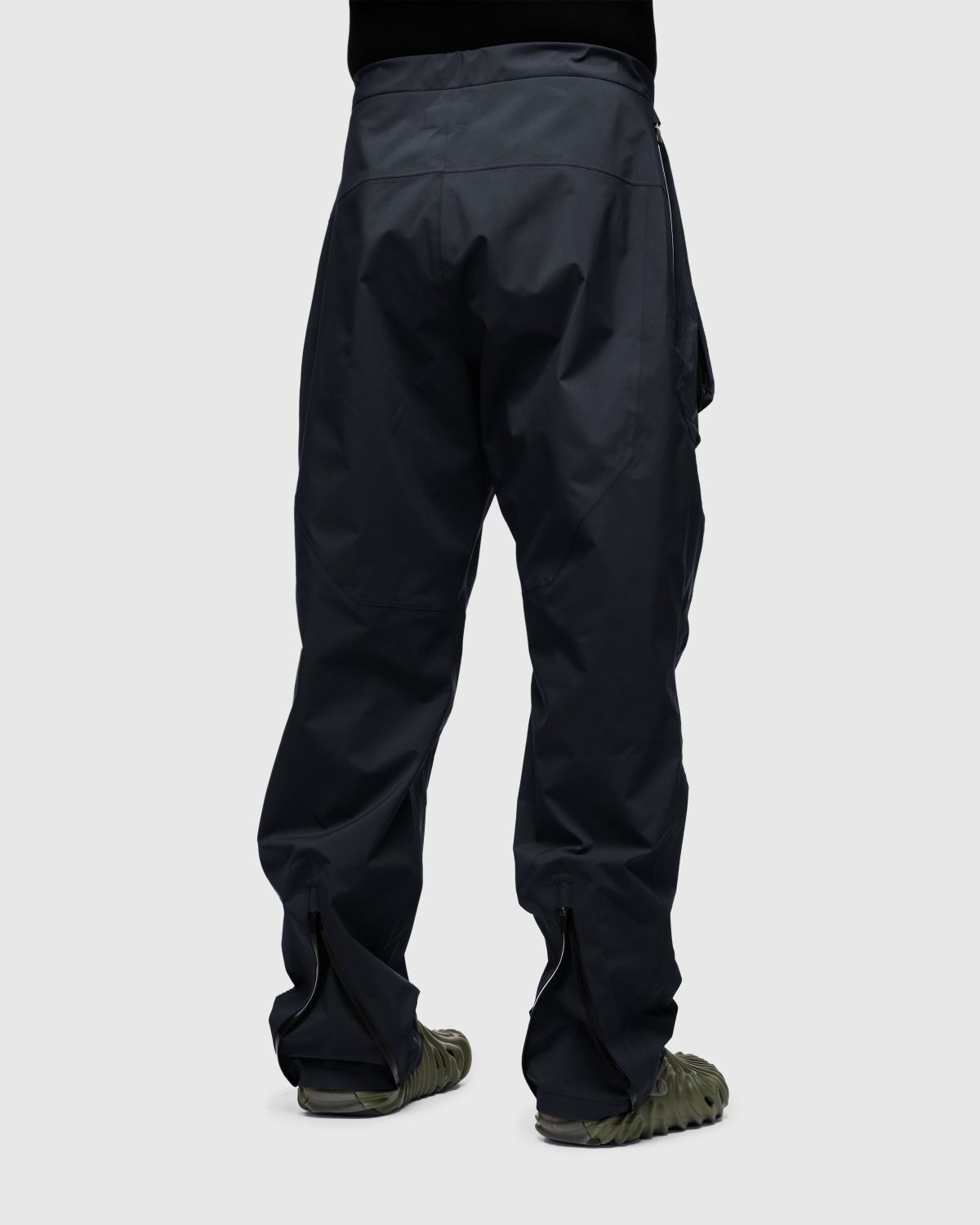 ACRONYM – P44-DS Cargo Pant Black - Pants - Black - Image 4